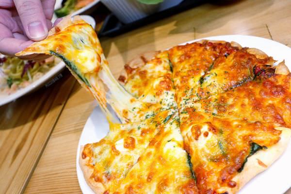 森林小徑健行店享受美食